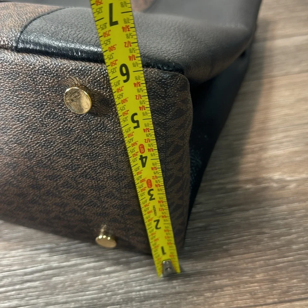 Michael Kors saffiano leather bag